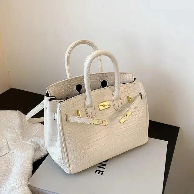 Elegant Handbag for Women – Spacious & Versatile Design - Image 5