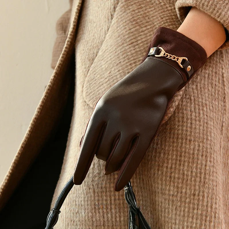 Fitted Chain Accent Wrist-Length Gloves for Women – Stylish & Elegant Design - Image 5