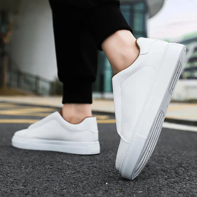 Slip-On Low-Top Sneakers for Men – Stylish & Comfortable Design - Image 8