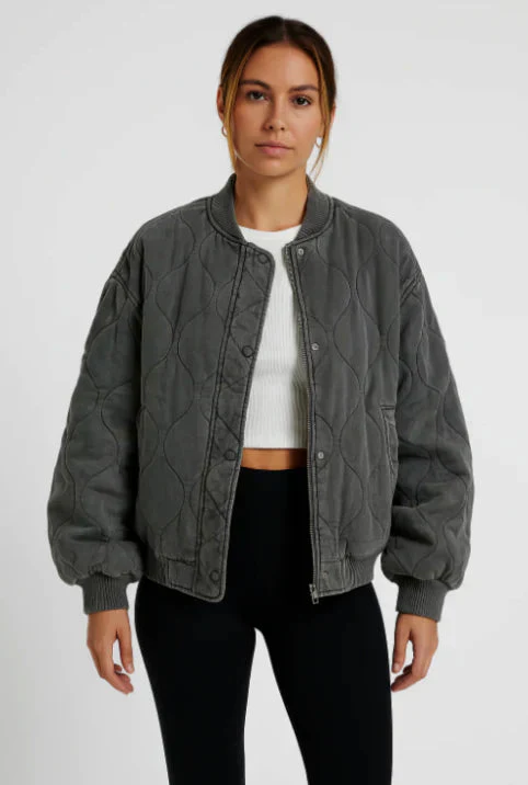 Oversized Quilted Hip-Length Bomber Jacket for Women – Cozy Casual Warmth