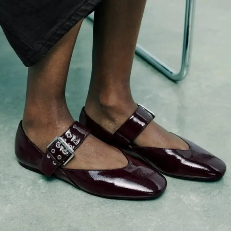 Pointed Toe Flats for Women – Stylish Leopard Print & Comfortable Design - Image 4