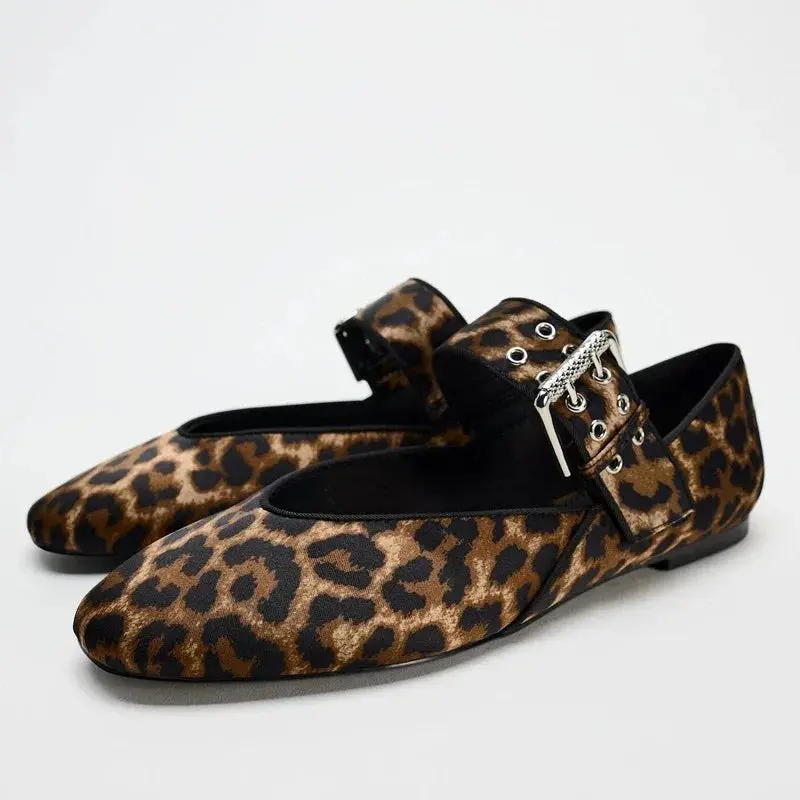 Pointed Toe Flats for Women – Stylish & Versatile - Image 5