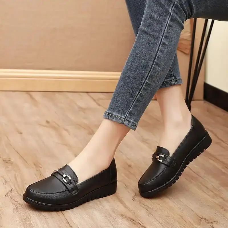 Round Toe Black Ballet Flats for Women – Stylish & Comfortable Everyday Wear - Image 4