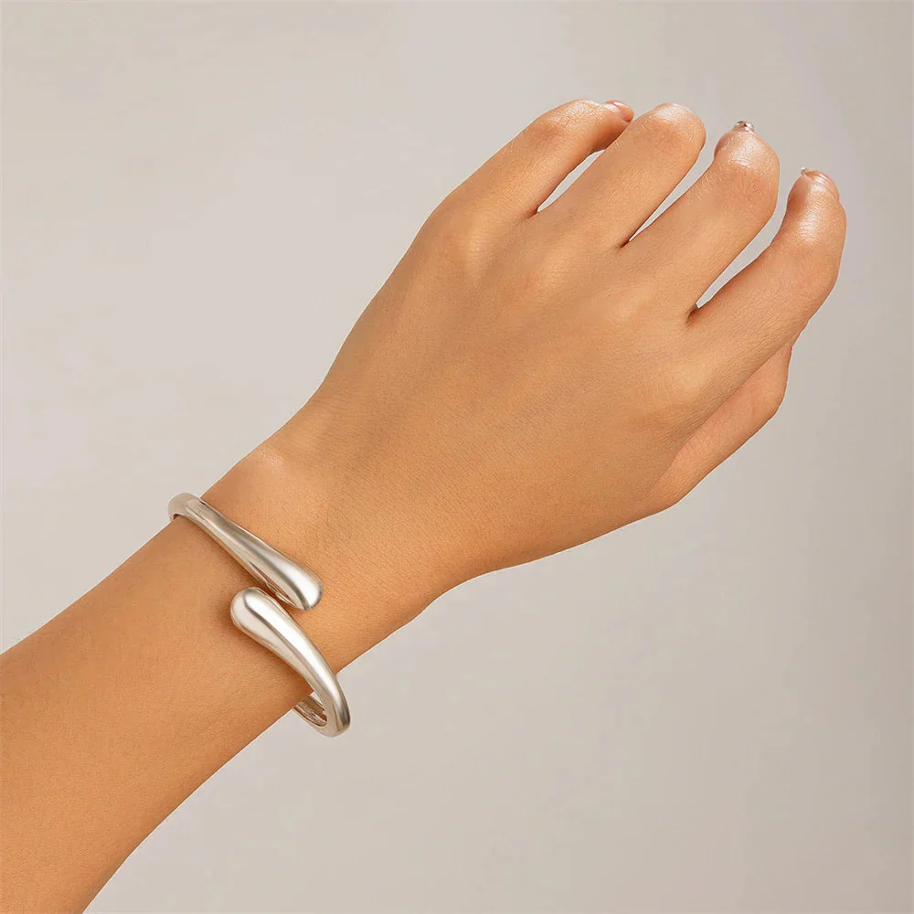 Sculptural Open Cuff Bracelet And Wrap-Around Open Band Ring Set for Women – Elegant Everyday Style - Image 4