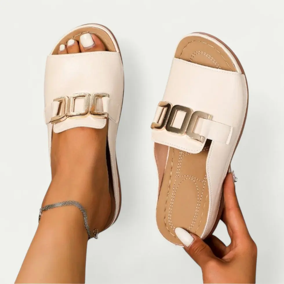 Slip-On Sandals for Women – Chic Comfort & Versatility