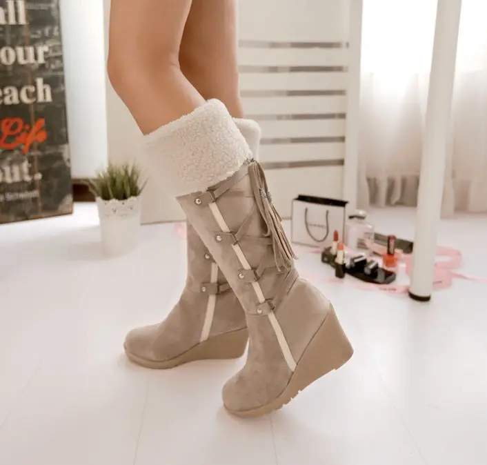 Stylish Mid-Calf Rain Boots for Women – Elegant & Comfortable - Image 2