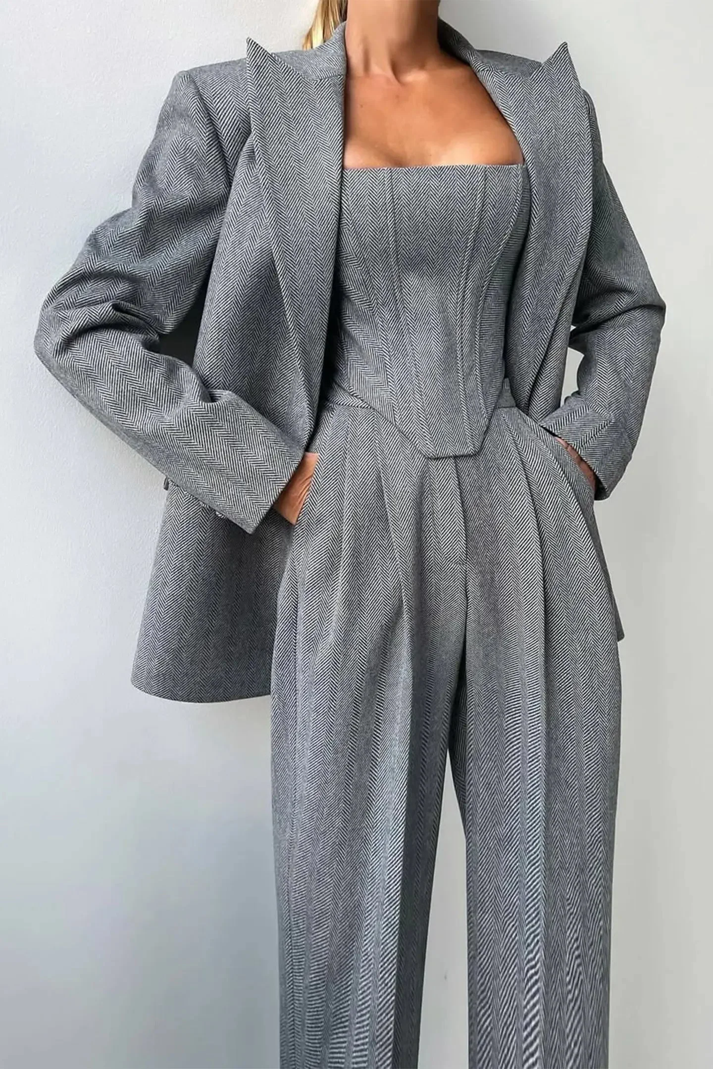Tailored Three-Piece Suit for Women – Elegant & Sophisticated Pant Suit Set