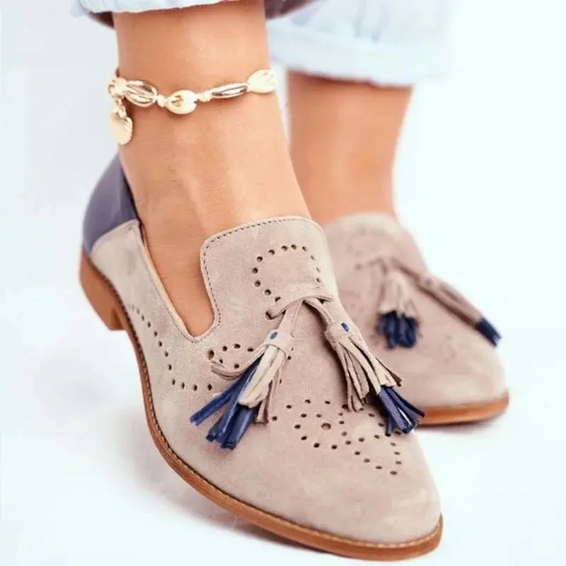Two-Tone Loafers for Women – Stylish & Comfortable with Playful Tassels